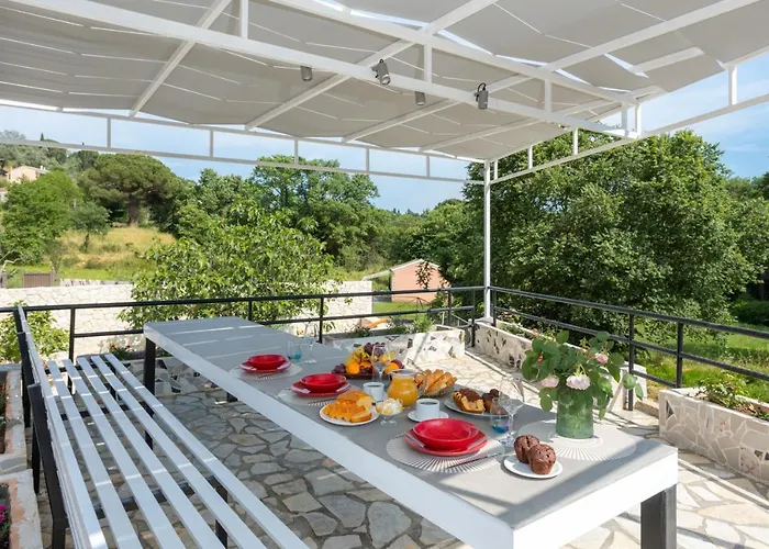 Διαμέρισμα Ninas Pool I *