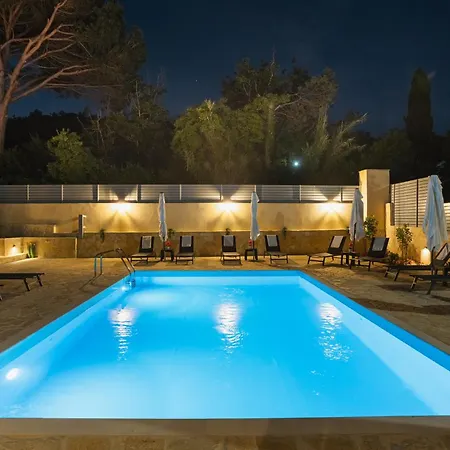 Διαμέρισμα Ninas Pool I Βιρός